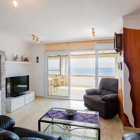 Ceyla View, Cristianos