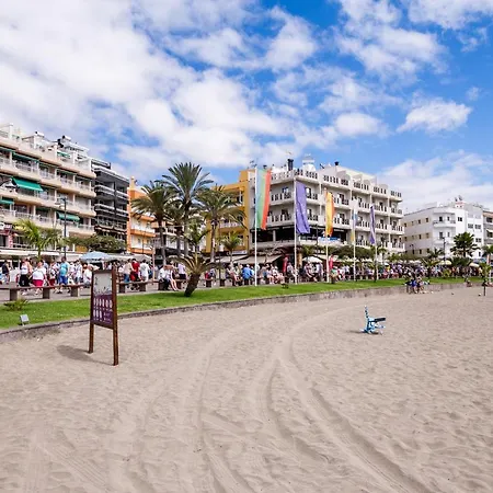 Ceyla View, Cristianos